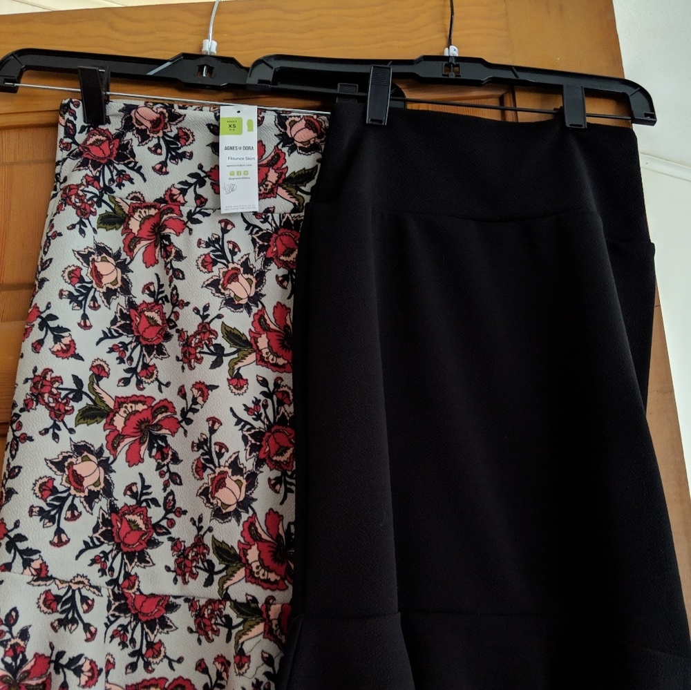 Lot of 2 Agnes&Dora flounce skirts size XS